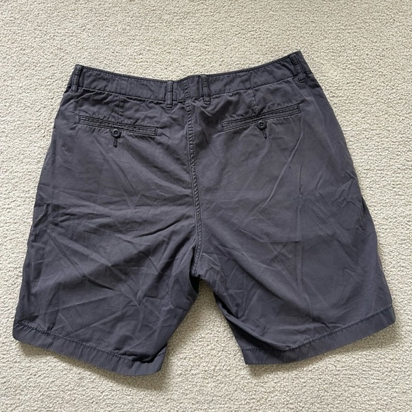 Uniqlo Men's Gray Shorts - Picture 2 of 2